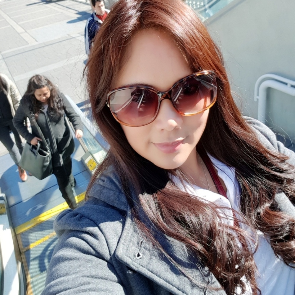 Meet your Posher, Dee🌷